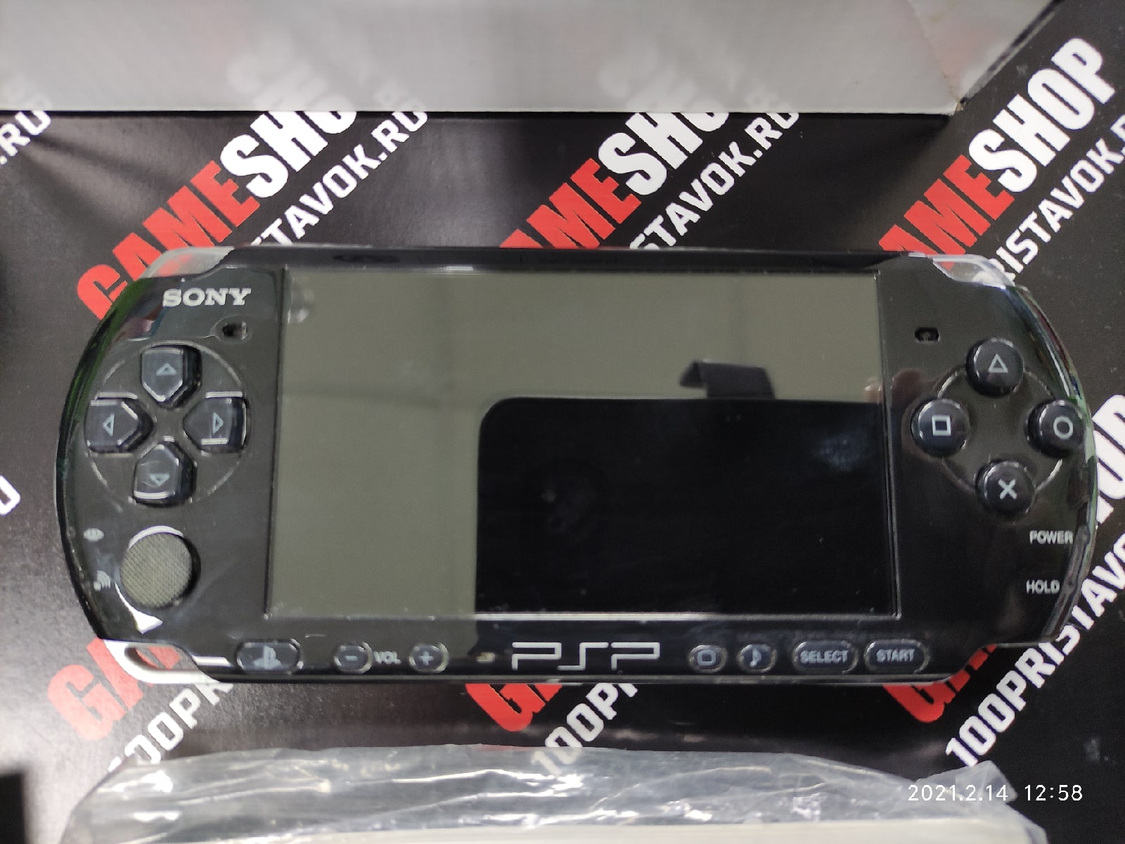 PSP 3006 Slim + 8G Полный компект[Б.У ПРИСТАВКИ]